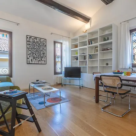 Dreaming Apartment